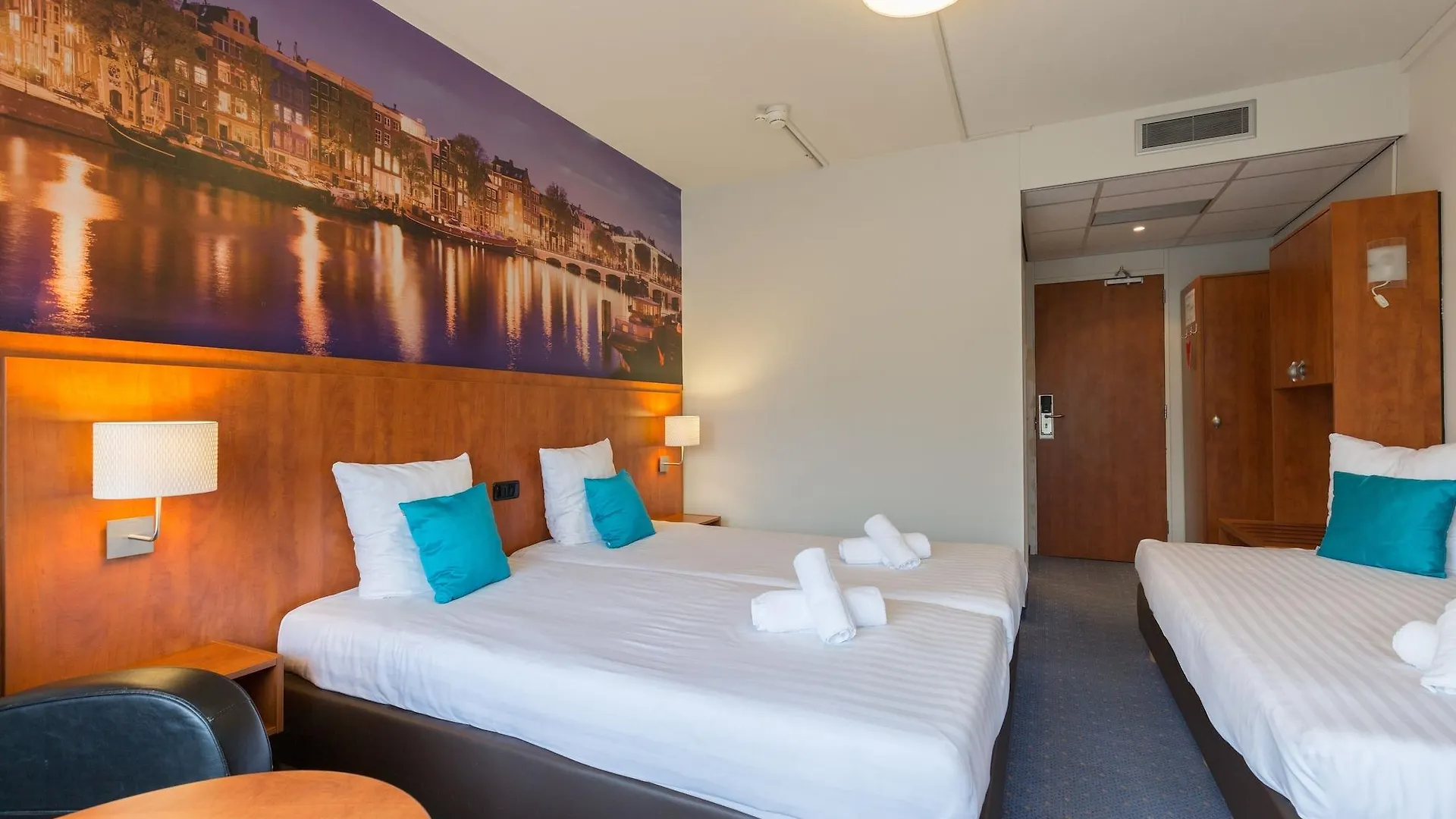 New West Inn Amsterdam Hotel