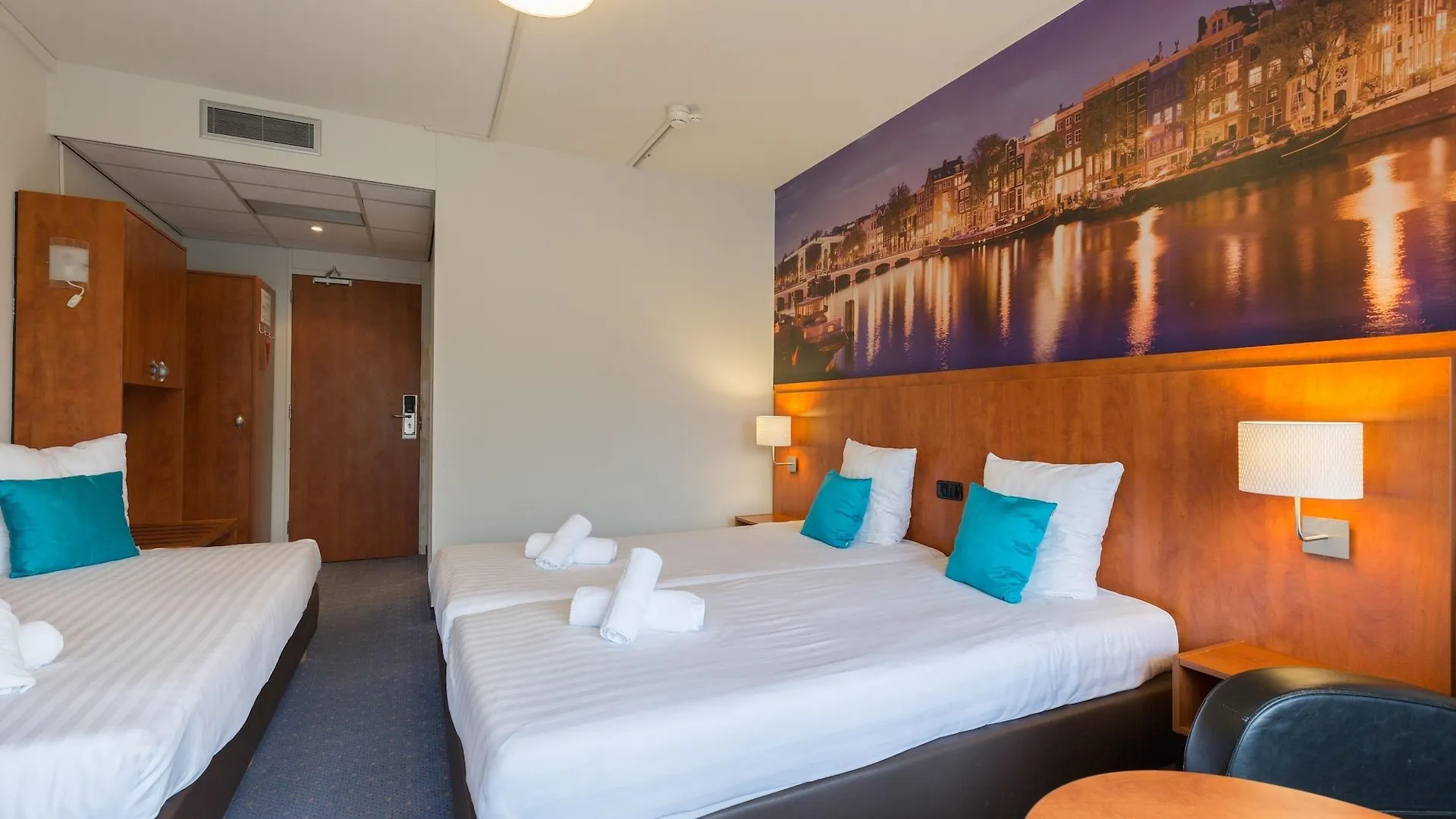 New West Inn Amsterdam Hotel